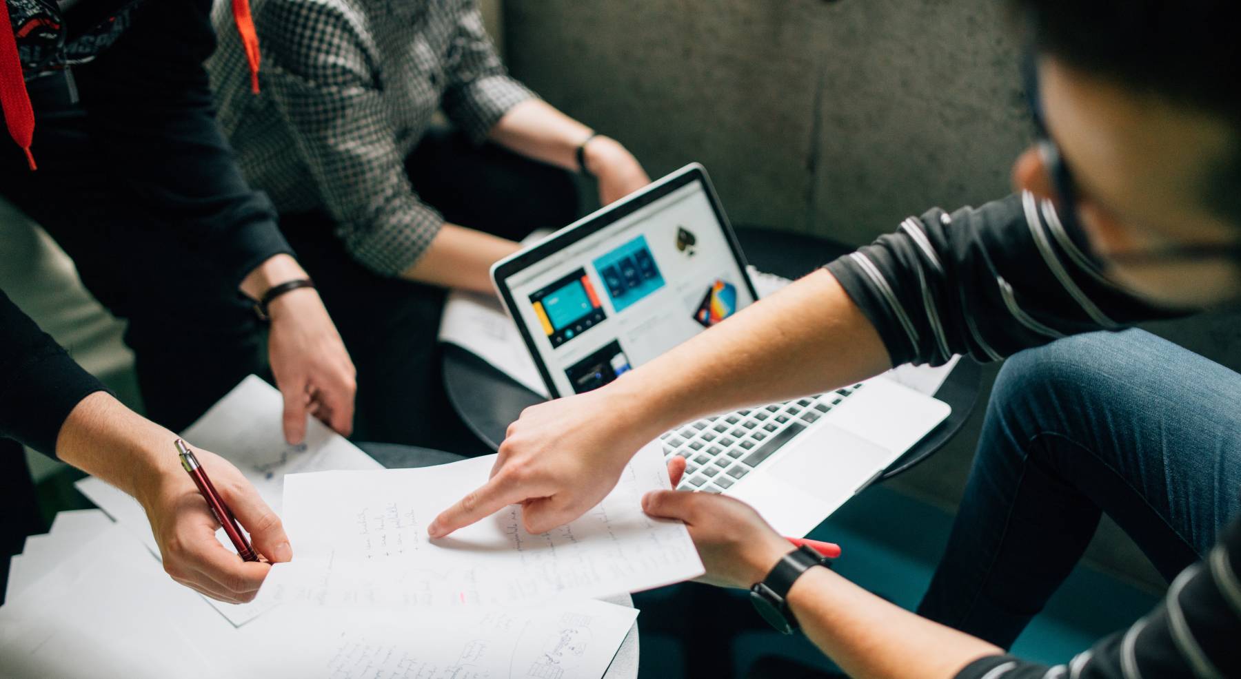Des collaborateurs heureux sont des salariés impliqués et motivés pour dépasser leurs objectifs