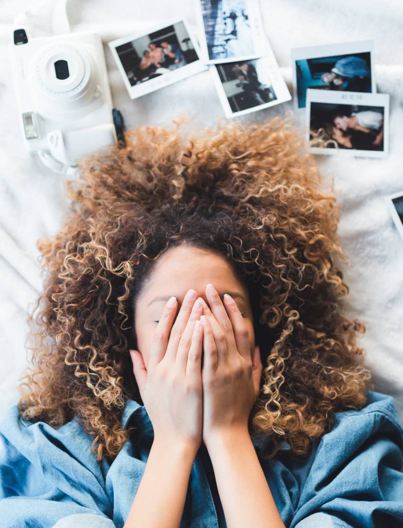 Une maman vient d'apprendre qu'elle est enceinte, elle est très heureuse