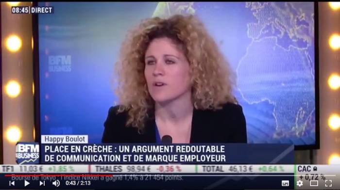 Capture d'écran du reportage télé de BFM Business expliquant le service maplaceencrèche dans l'emission Happy Boulot